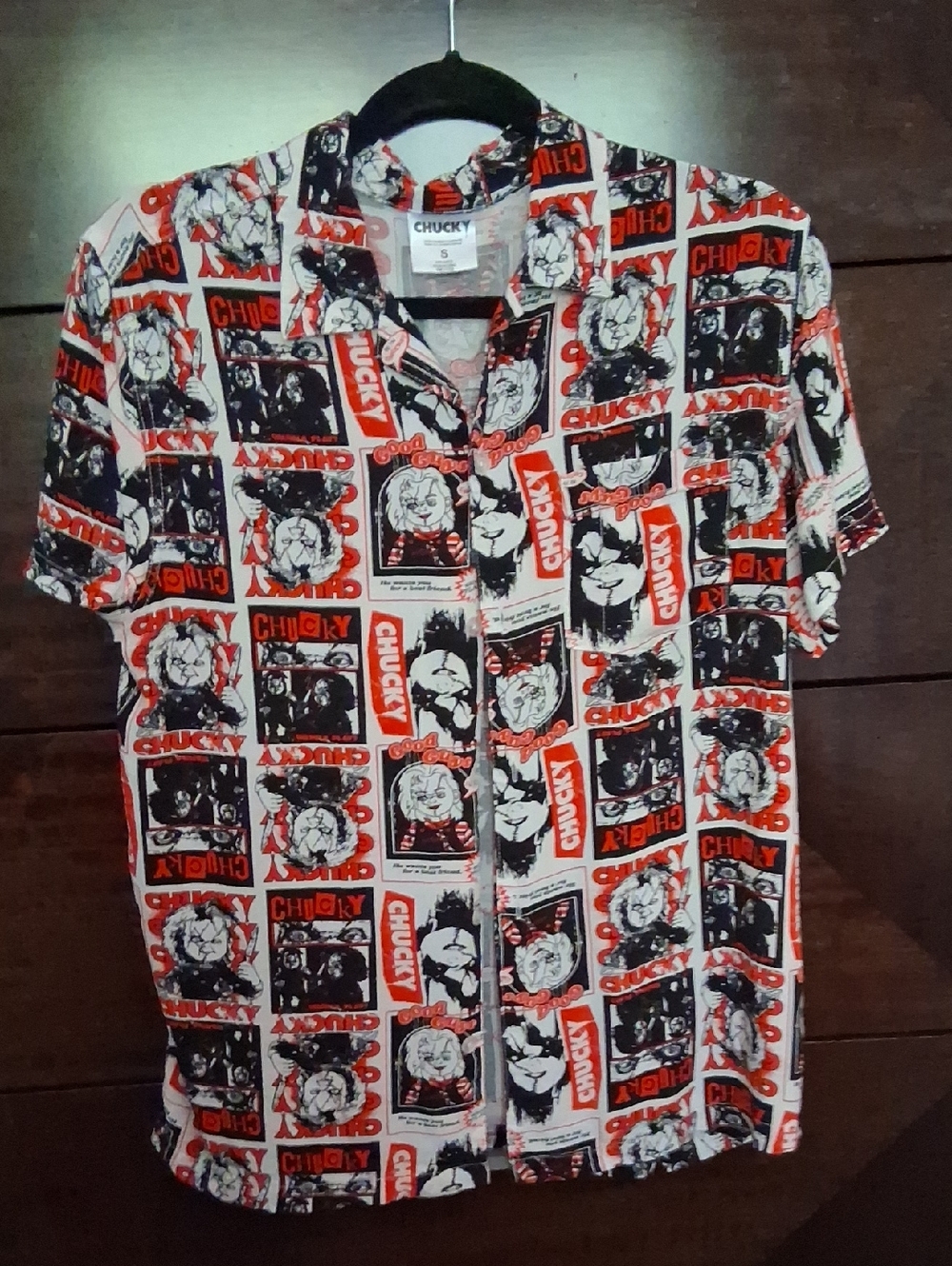 💎 Unisex SMALL Chucky Short-Sleeve Button-Down Shirt in White, Black & Red